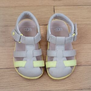 UGG Toddler Sandals Size 6/7 (EU 23.5) - Light Gray and Neon Yellow
